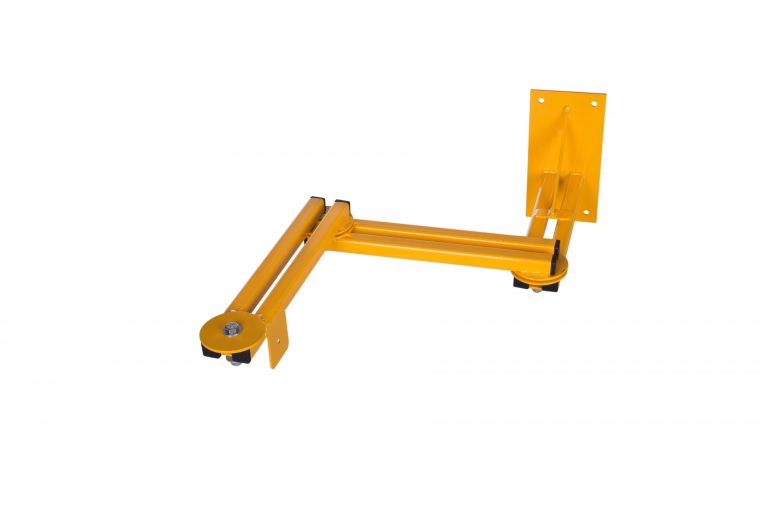 Swing arm floodlight bracket